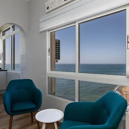La Vie Est Belle Apartment *